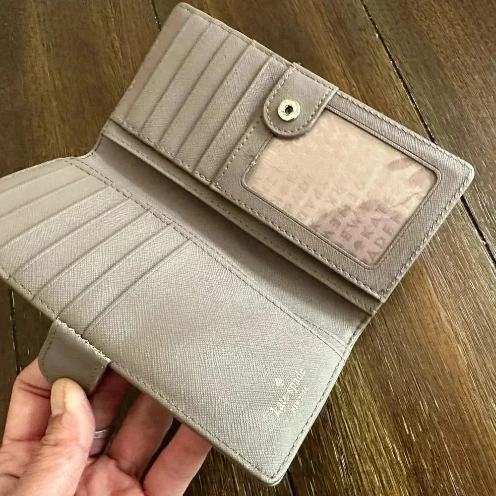 Kate Spade Newbury wallet